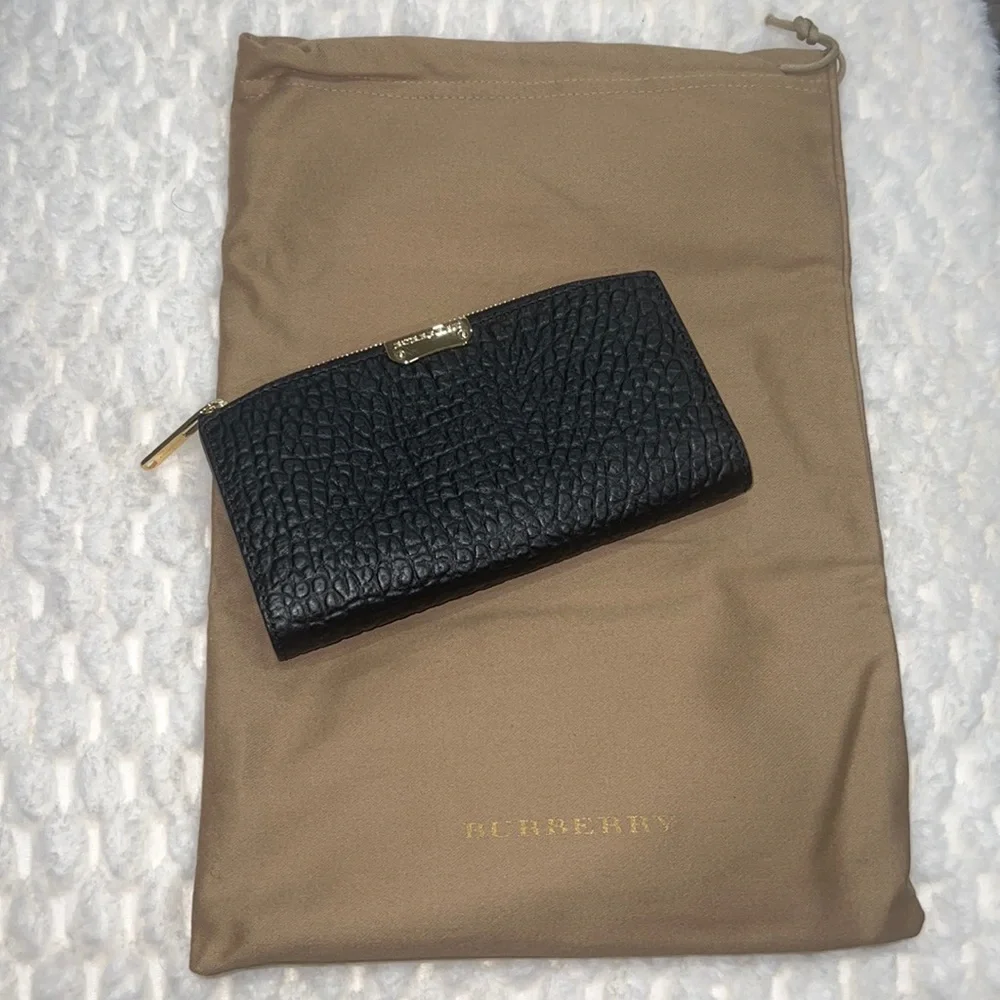 Burberry Leather Wallet-Authentic-NWT - Picture 2 of 7